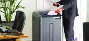 how to clean a paper shredder